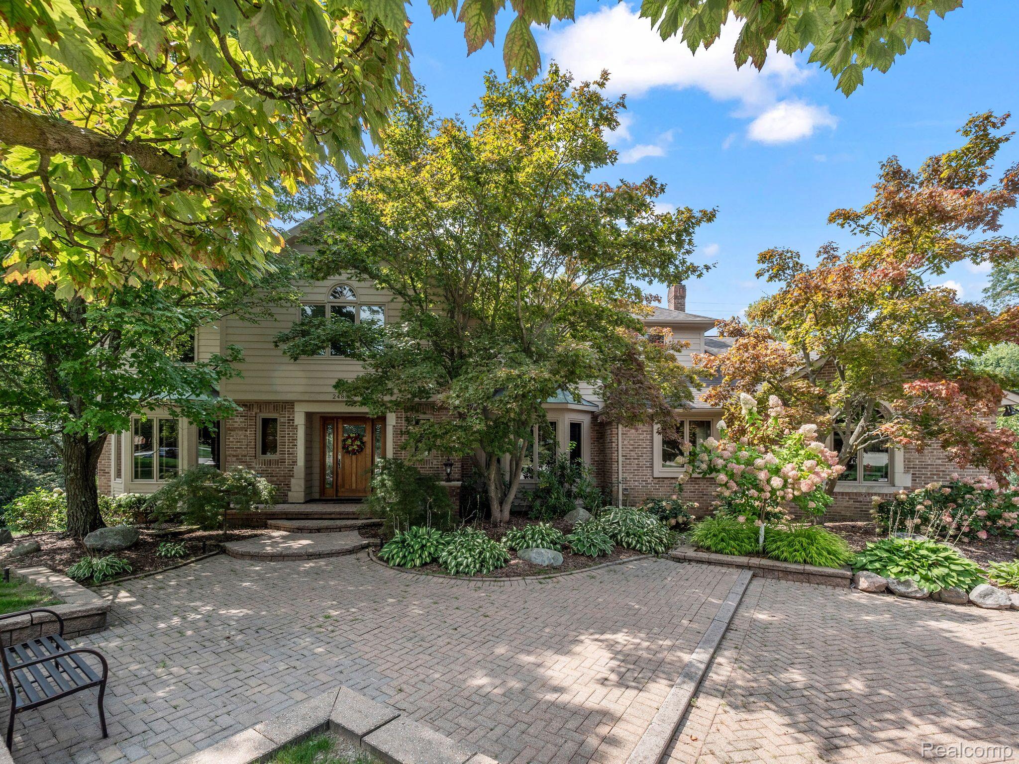 2485 HUNTERS POND