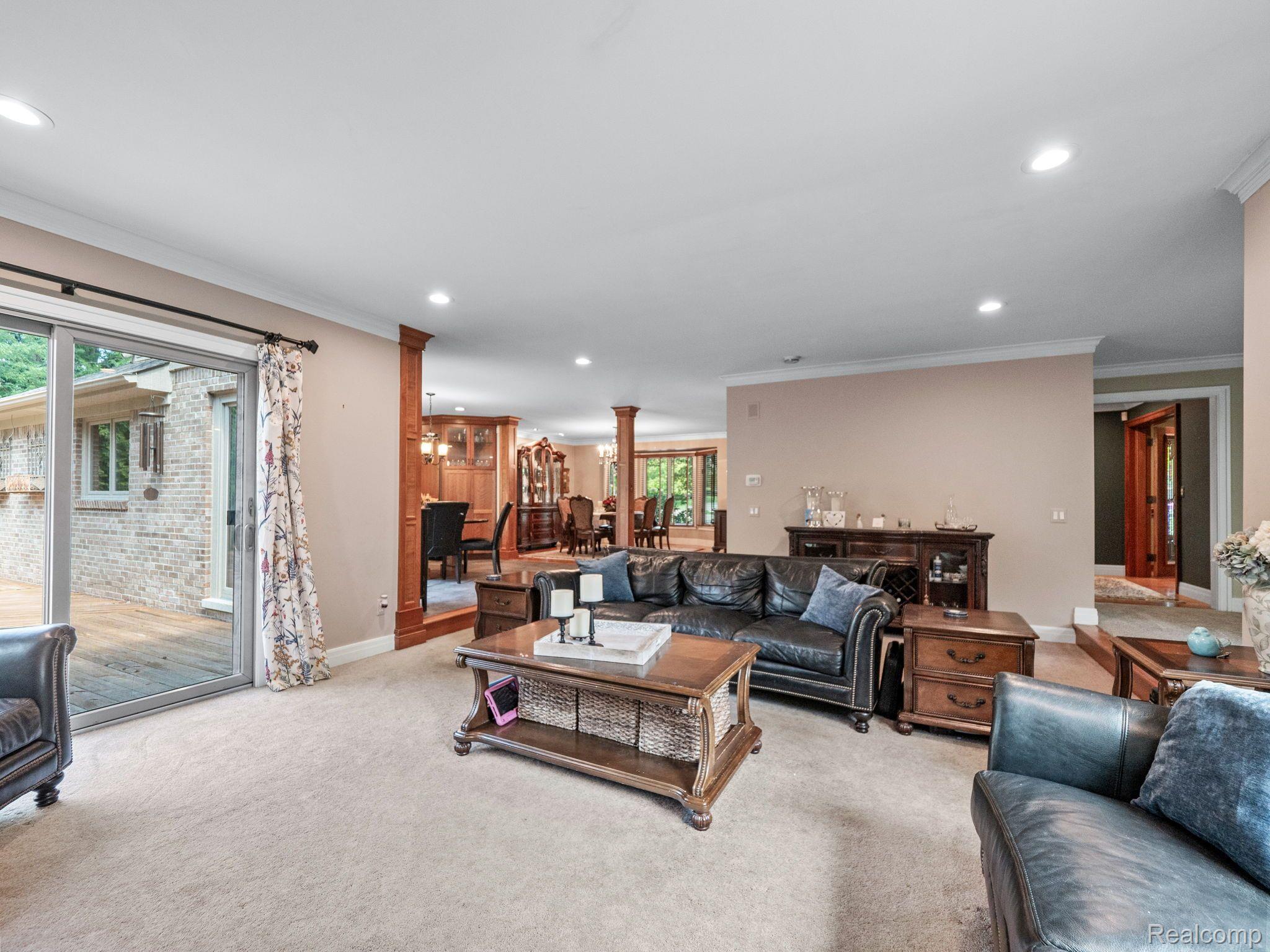 2485 HUNTERS POND
