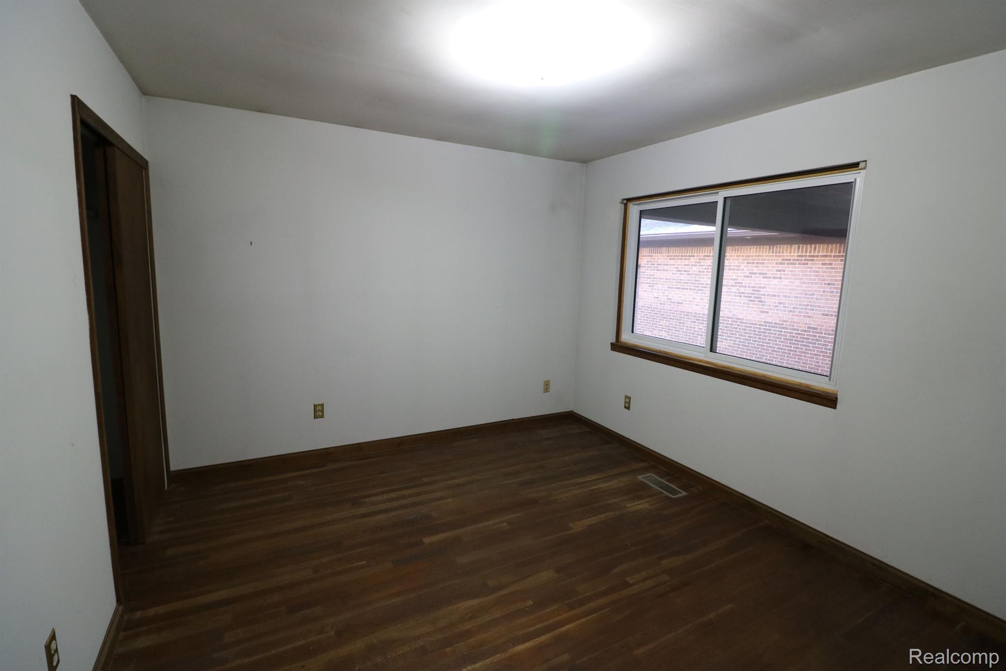 1275 W OAKWOOD Road