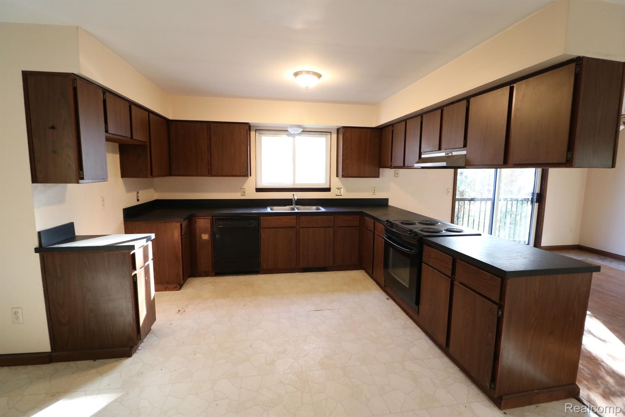 1275 W OAKWOOD Road