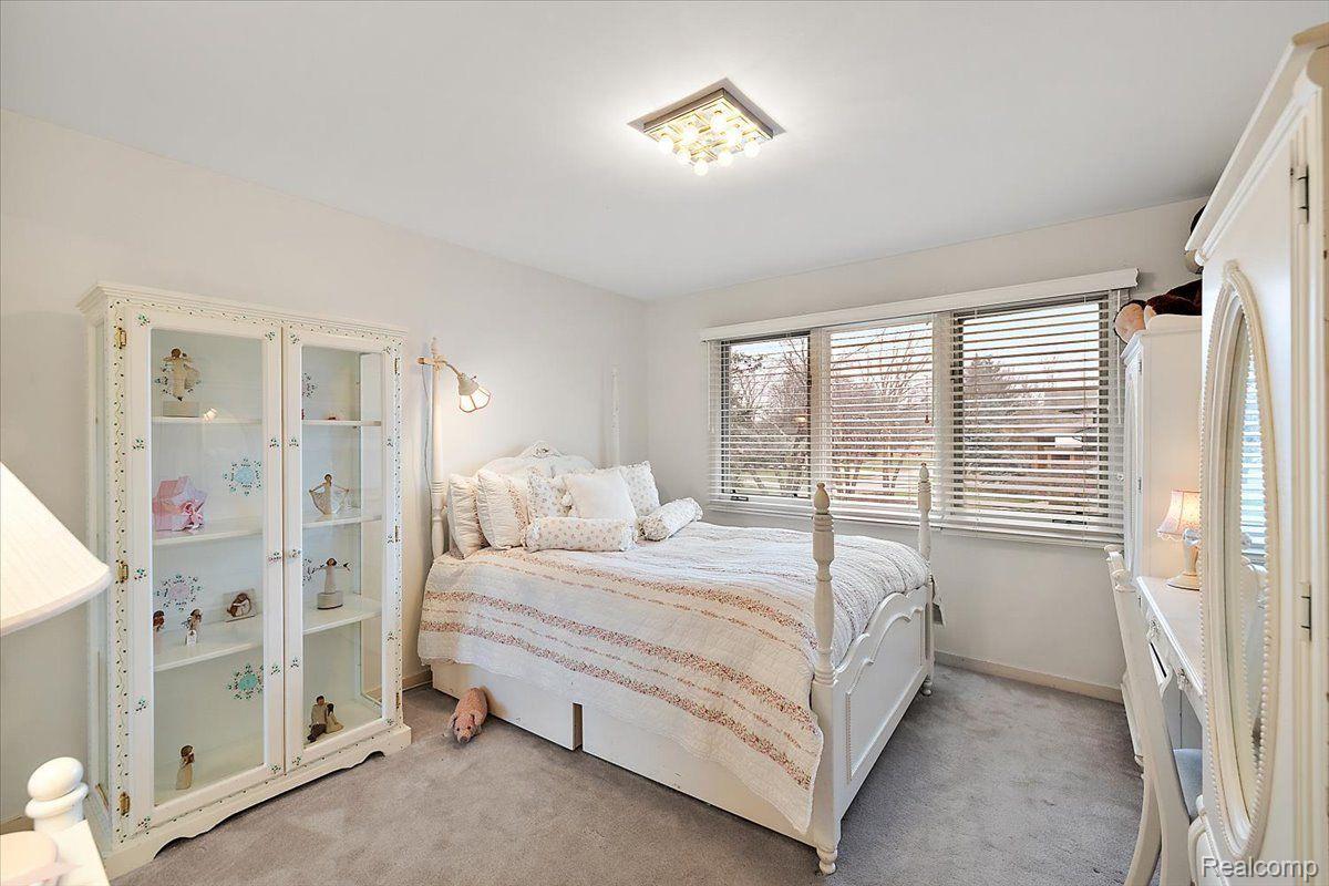 5385 POND BLUFF Drive
