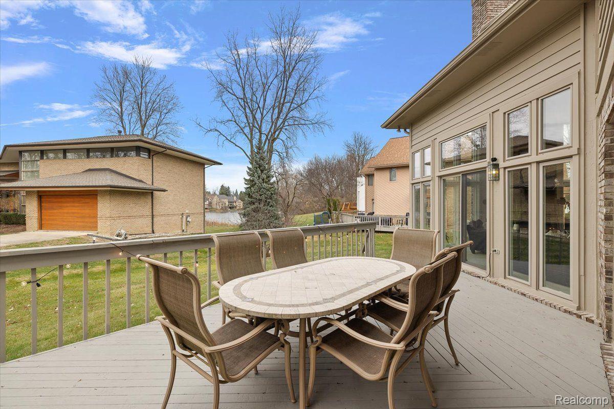5385 POND BLUFF Drive