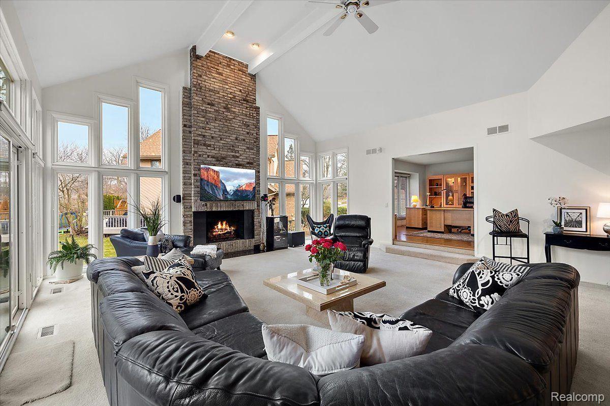 5385 POND BLUFF Drive
