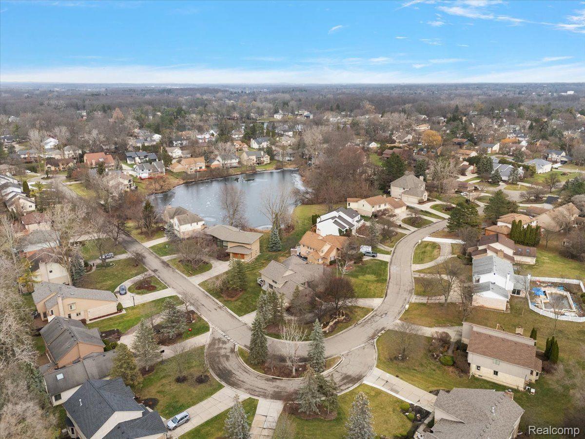 5385 POND BLUFF Drive