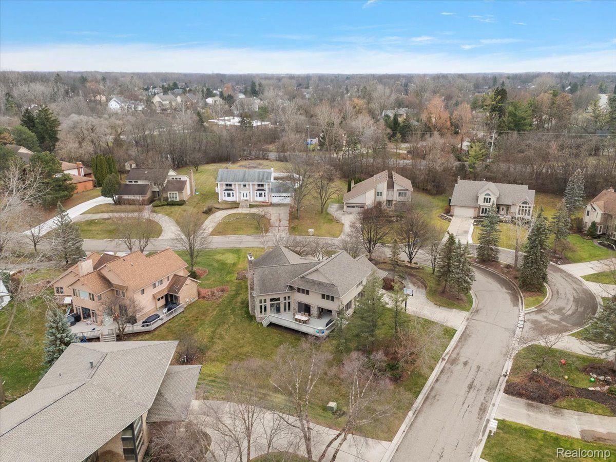 5385 POND BLUFF Drive