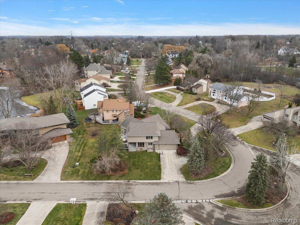 5385 POND BLUFF Drive