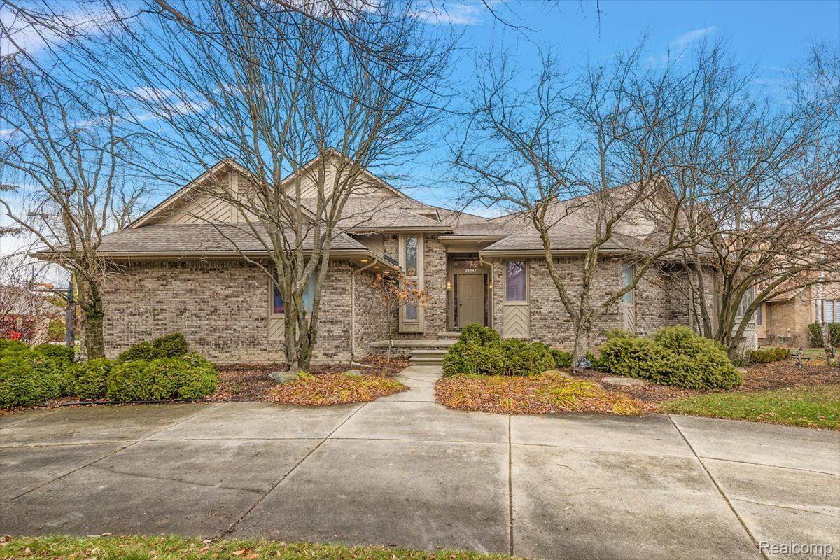 5385 POND BLUFF Drive