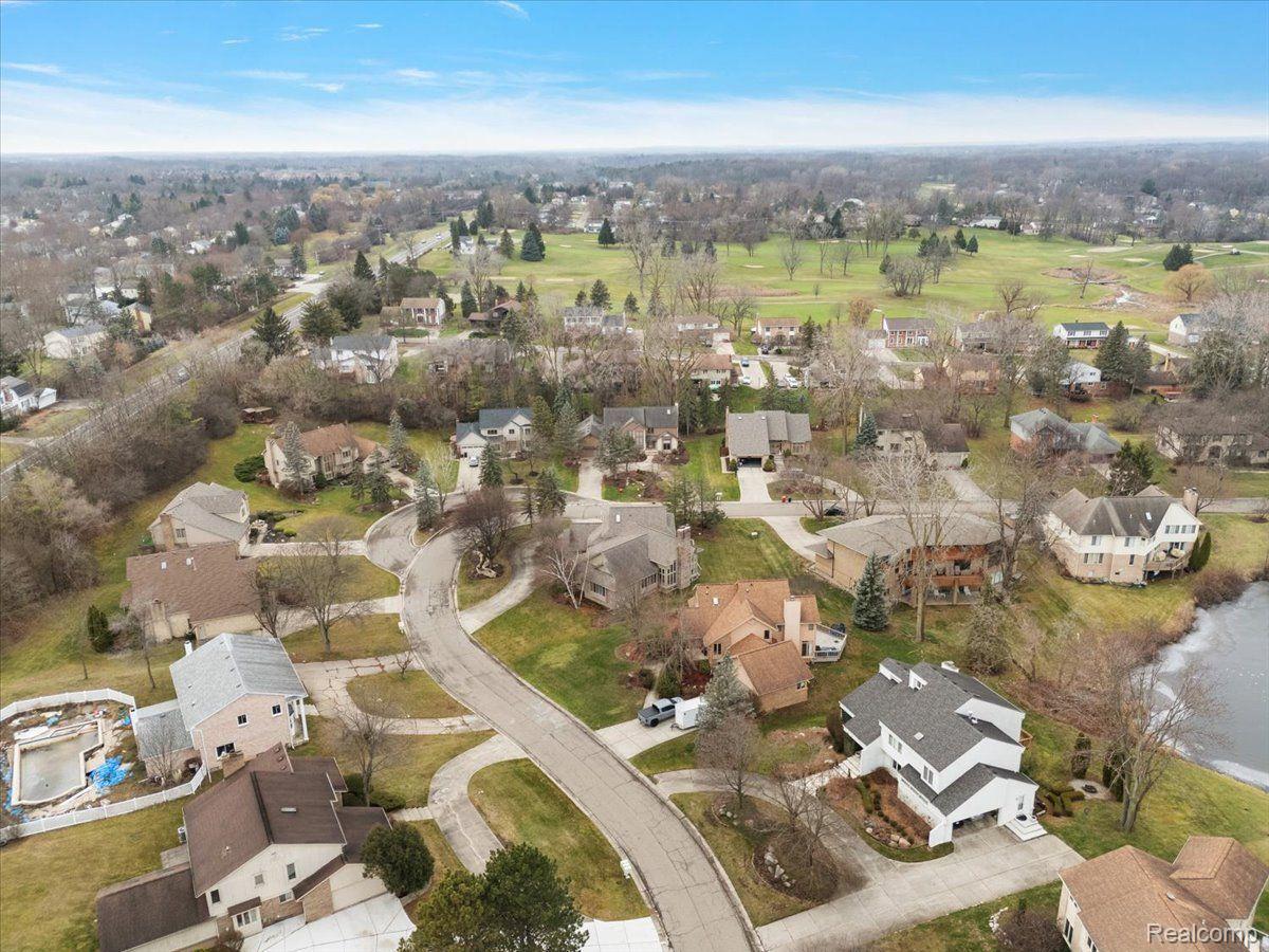 5385 POND BLUFF Drive
