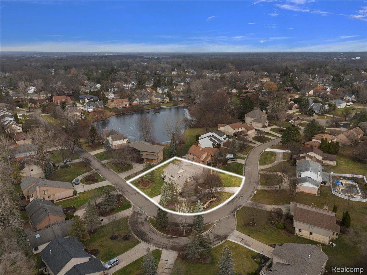 5385 POND BLUFF Drive