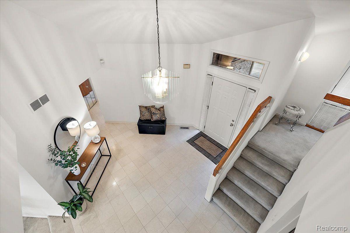 5385 POND BLUFF Drive