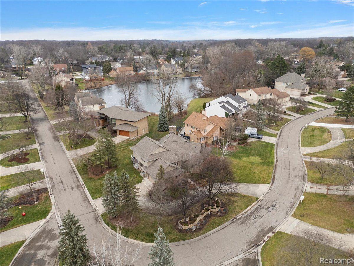 5385 POND BLUFF Drive