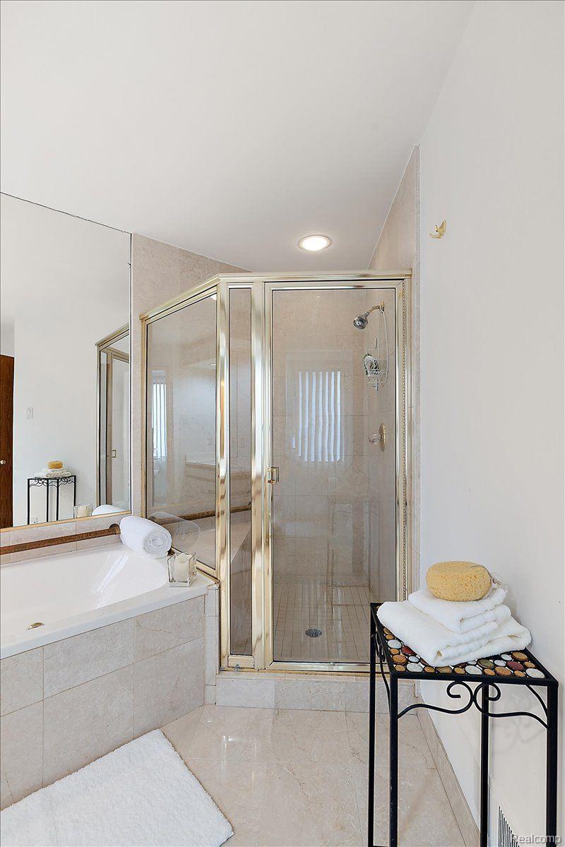 5385 POND BLUFF Drive