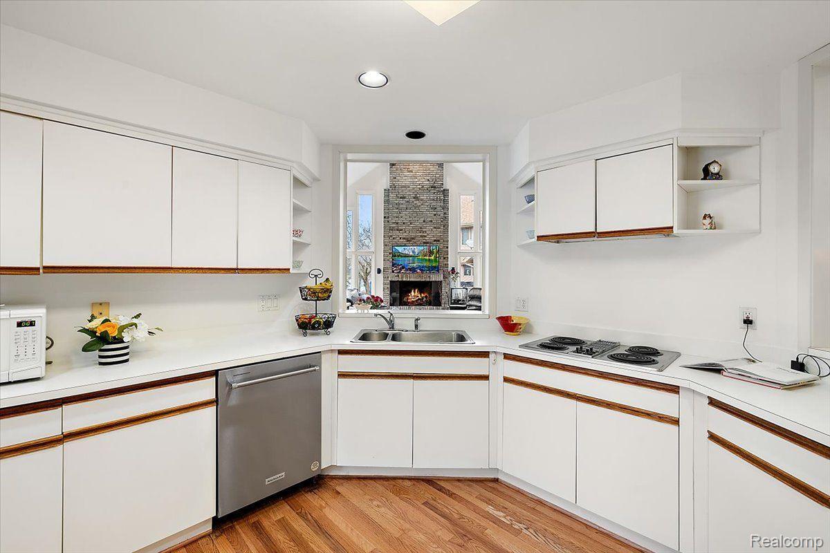 5385 POND BLUFF Drive