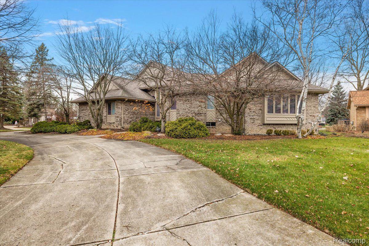 5385 POND BLUFF Drive