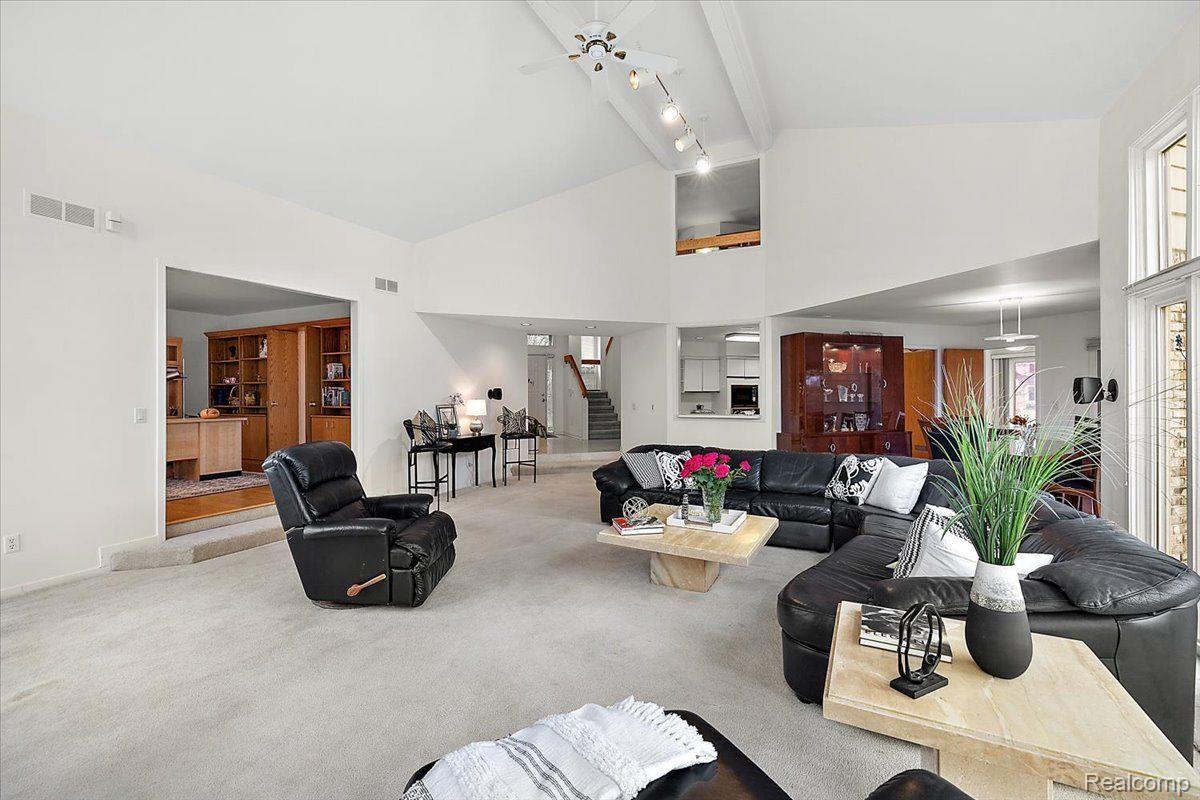 5385 POND BLUFF Drive