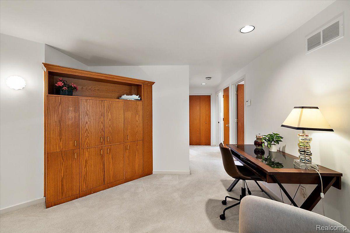 5385 POND BLUFF Drive