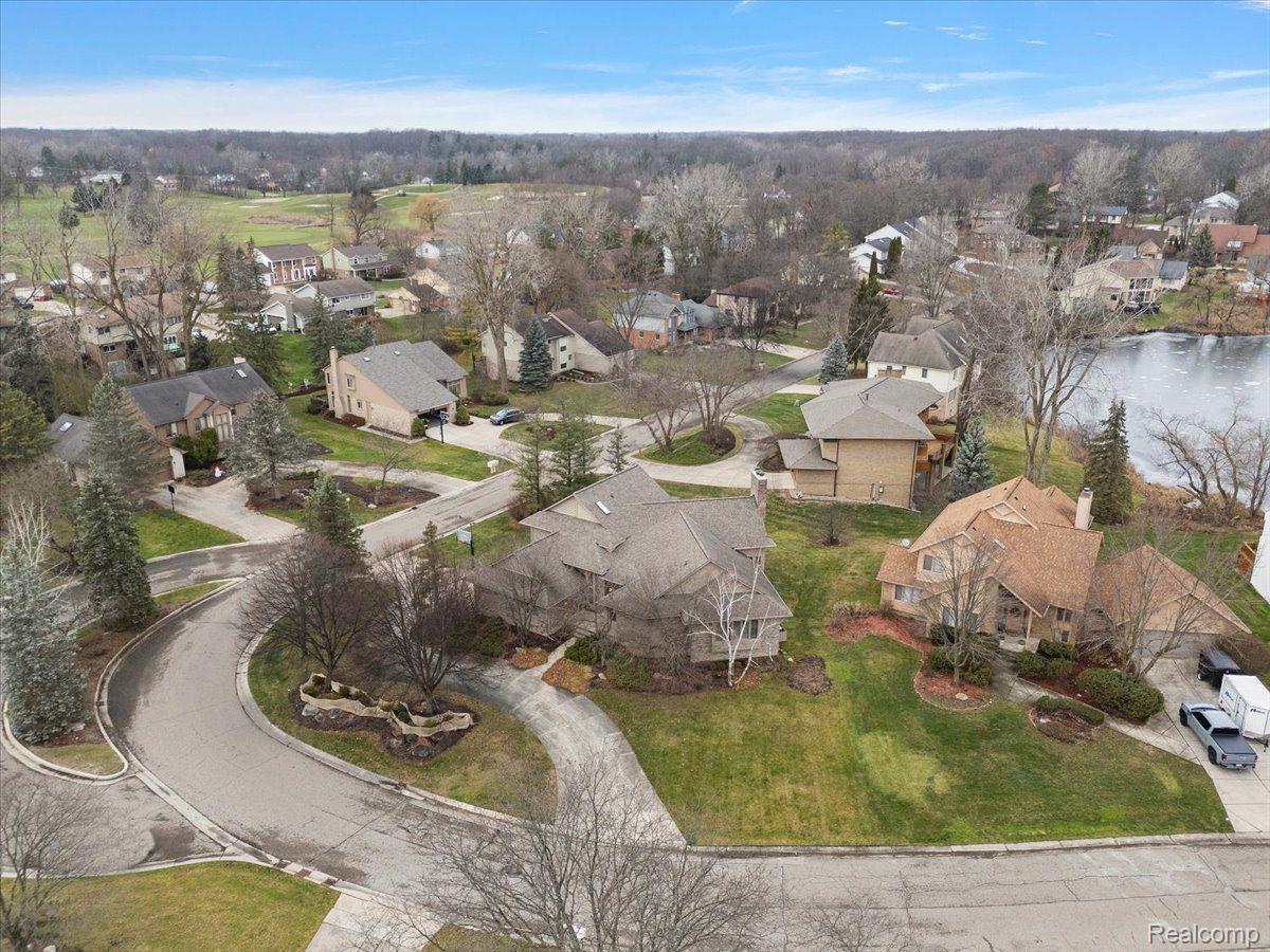 5385 POND BLUFF Drive