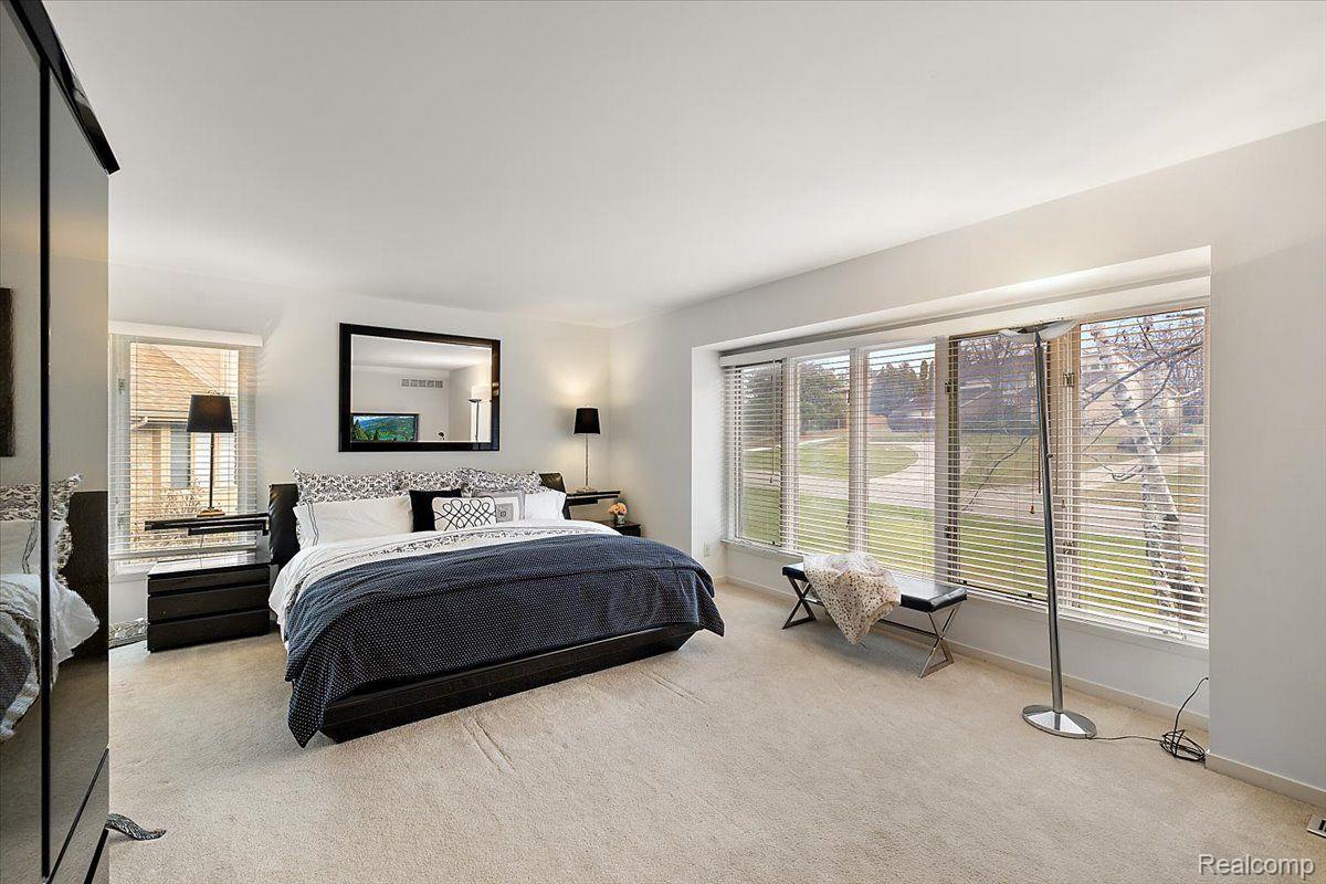 5385 POND BLUFF Drive