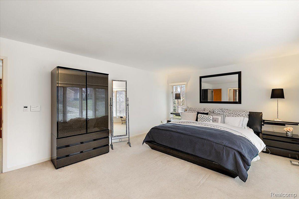 5385 POND BLUFF Drive