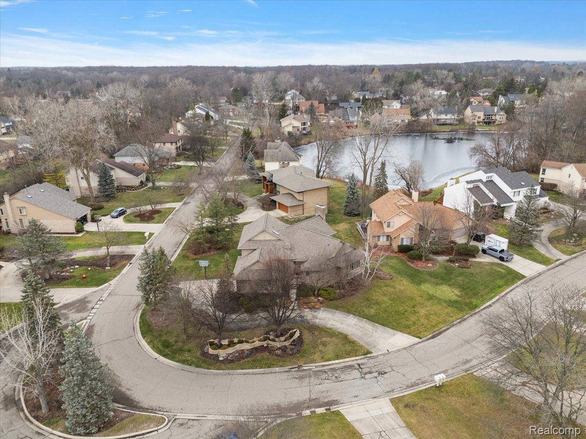 5385 POND BLUFF Drive