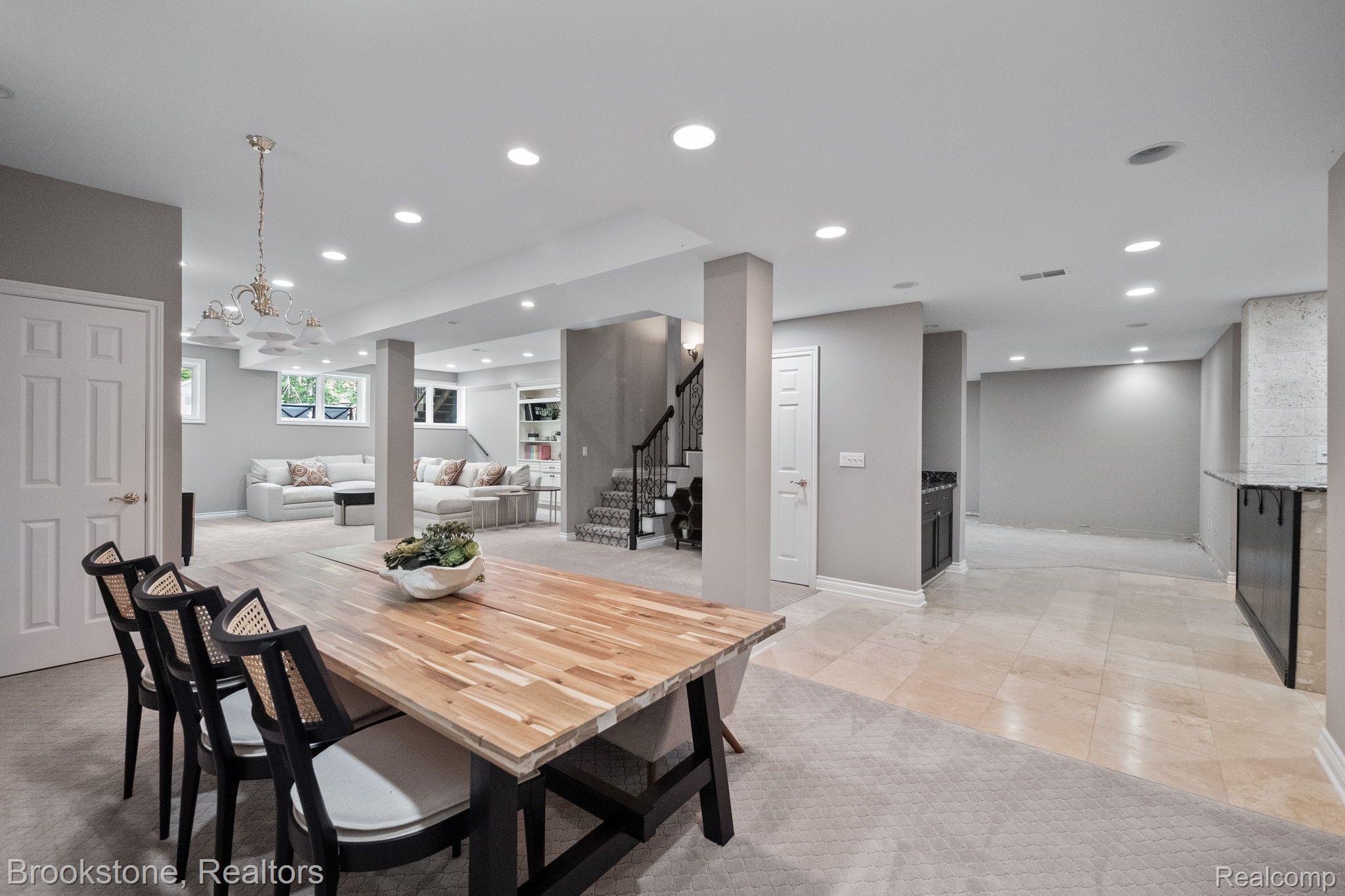 30500 FOREST Drive