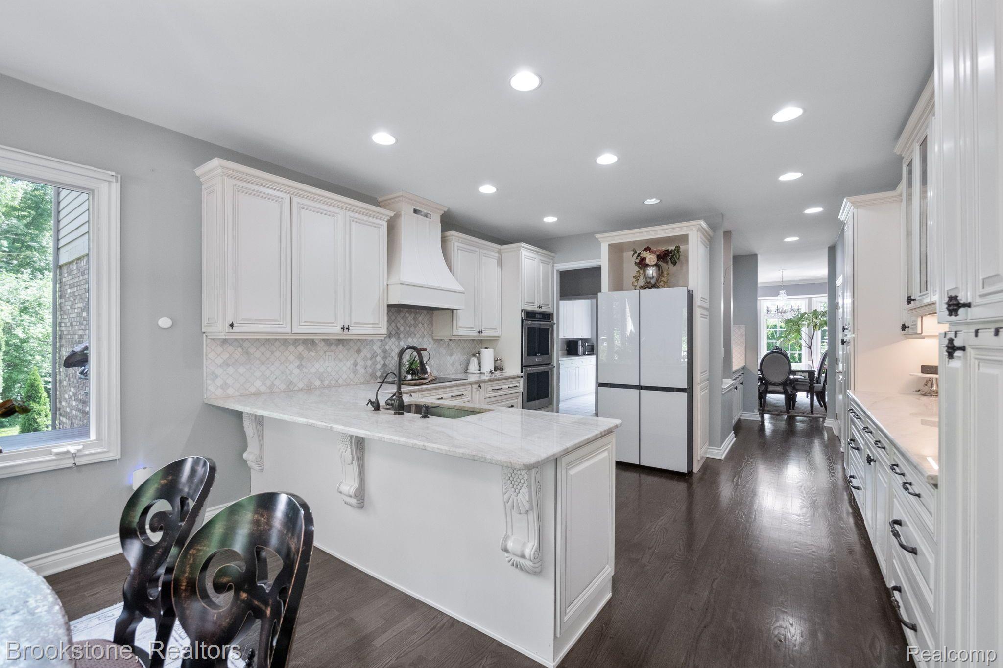 30500 FOREST Drive