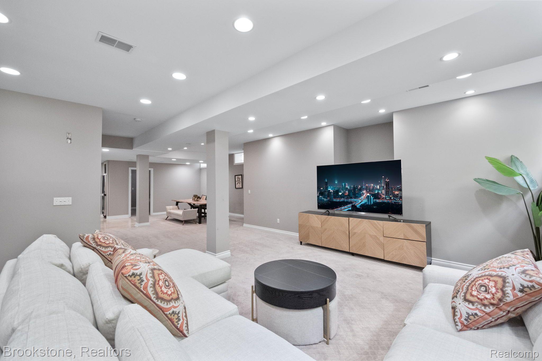 30500 FOREST Drive