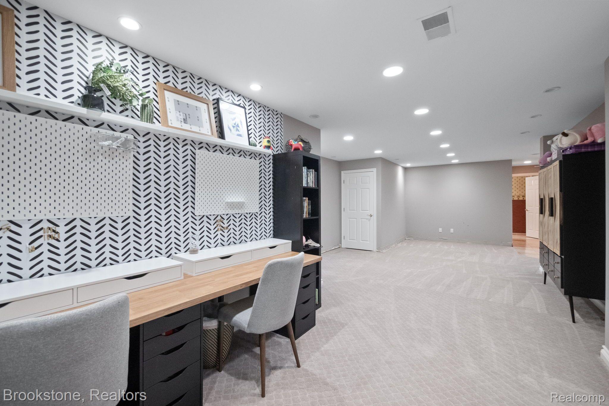 30500 FOREST Drive