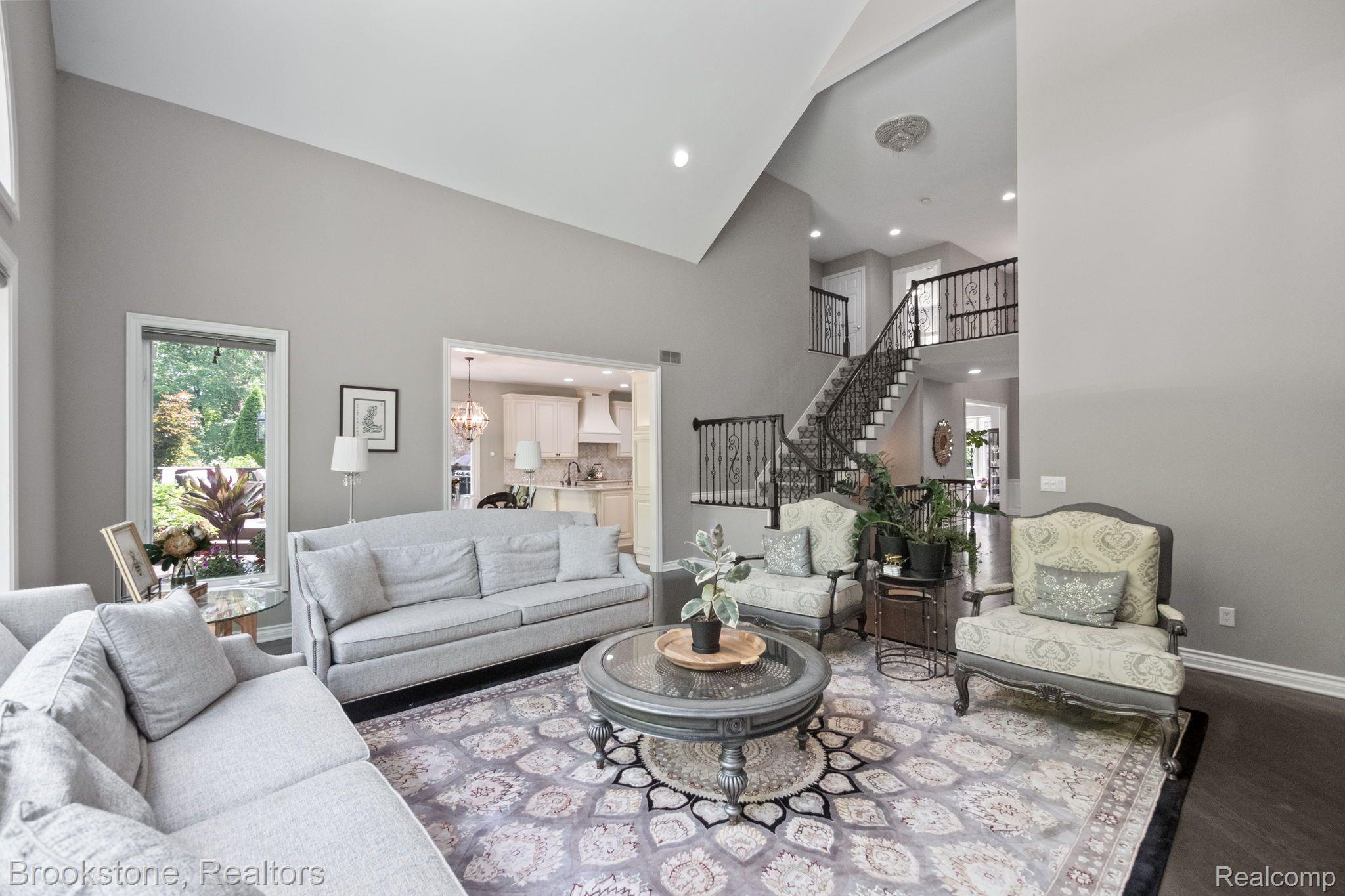 30500 FOREST Drive