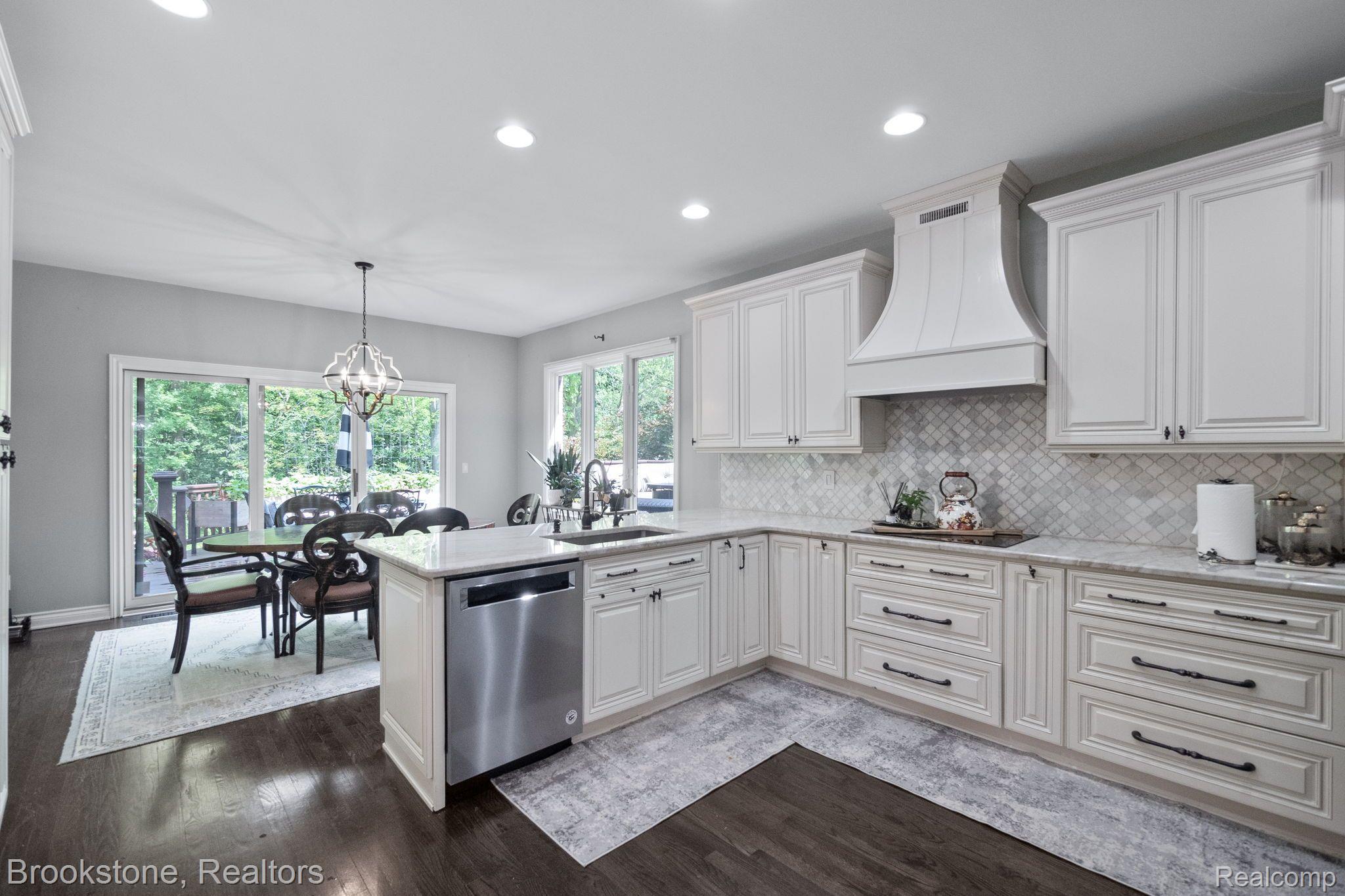 30500 FOREST Drive