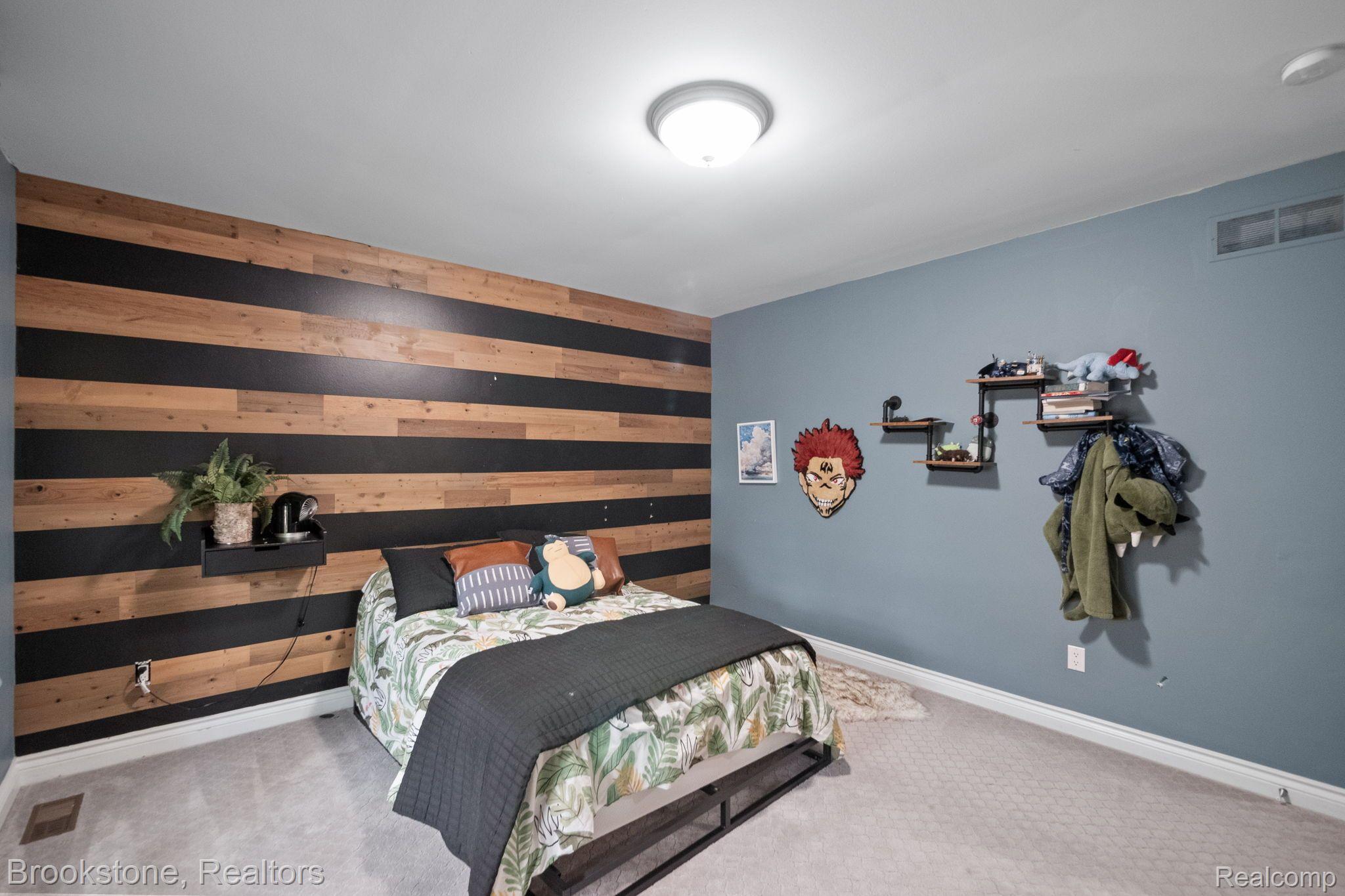 30500 FOREST Drive