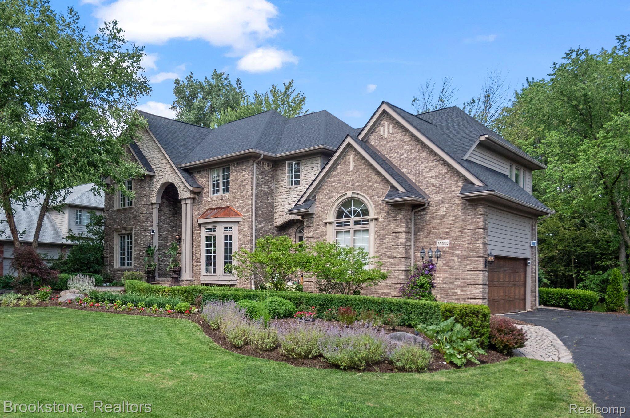 30500 FOREST Drive
