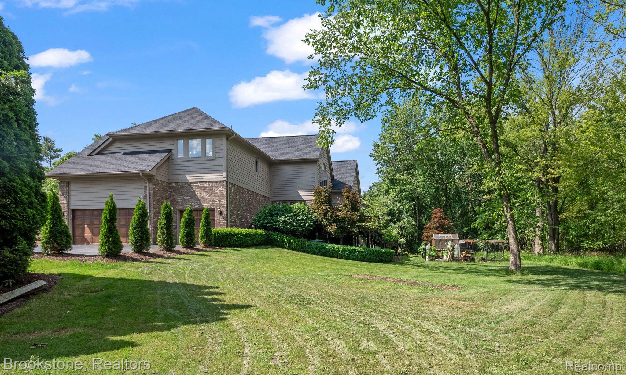 30500 FOREST Drive
