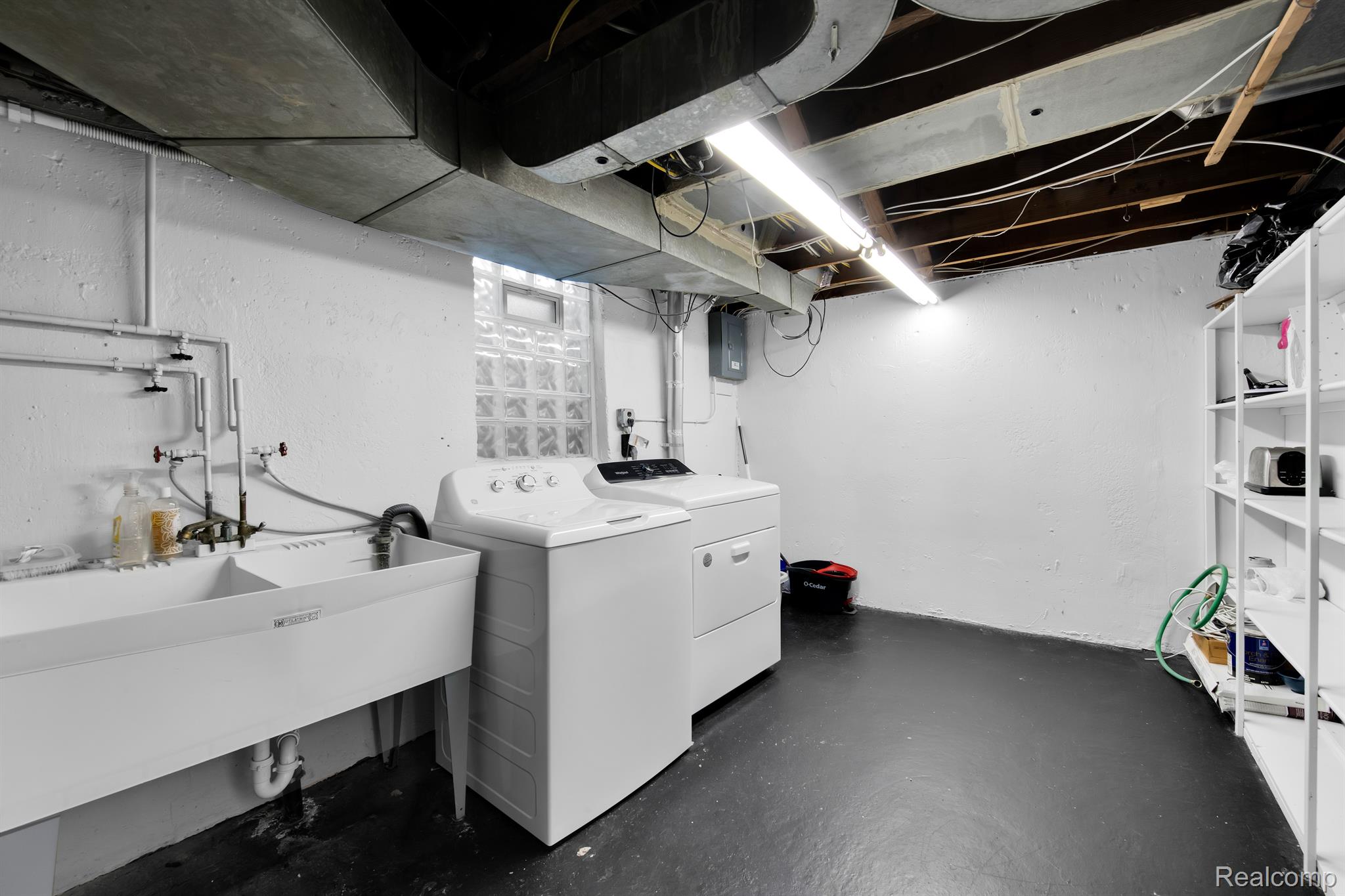 1668 GRAEFIELD Road 64