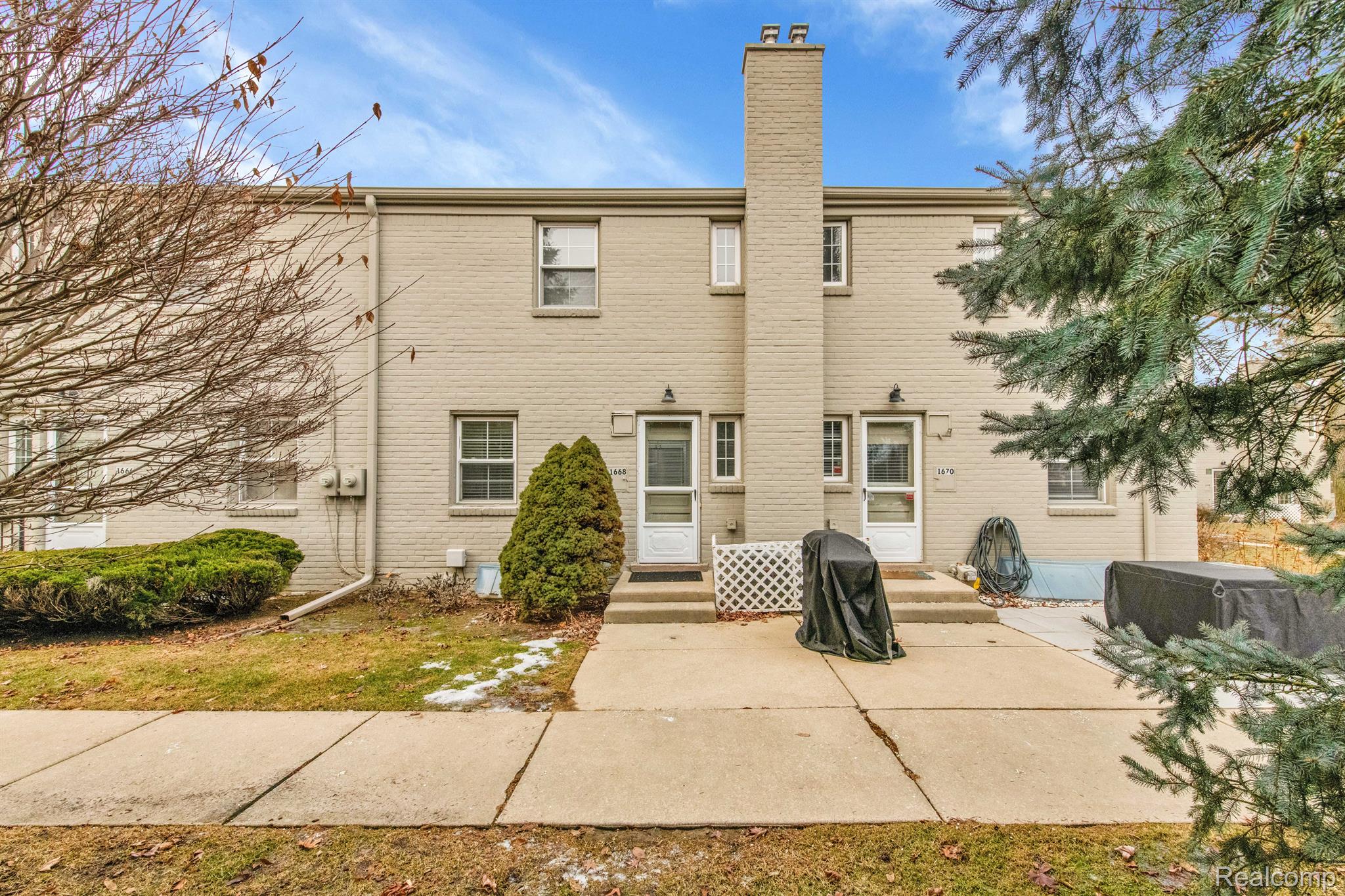 1668 GRAEFIELD Road 64
