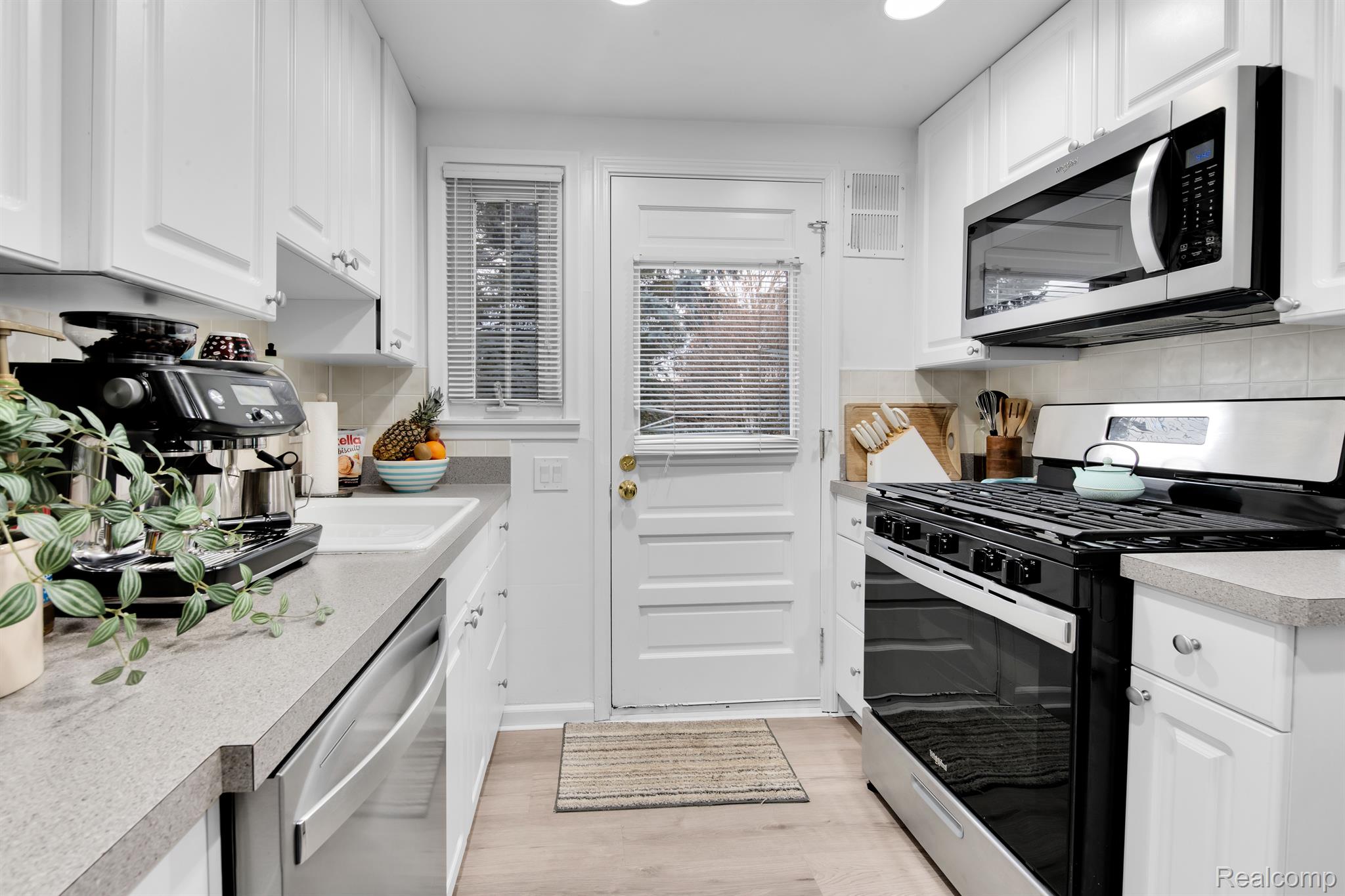 1668 GRAEFIELD Road 64