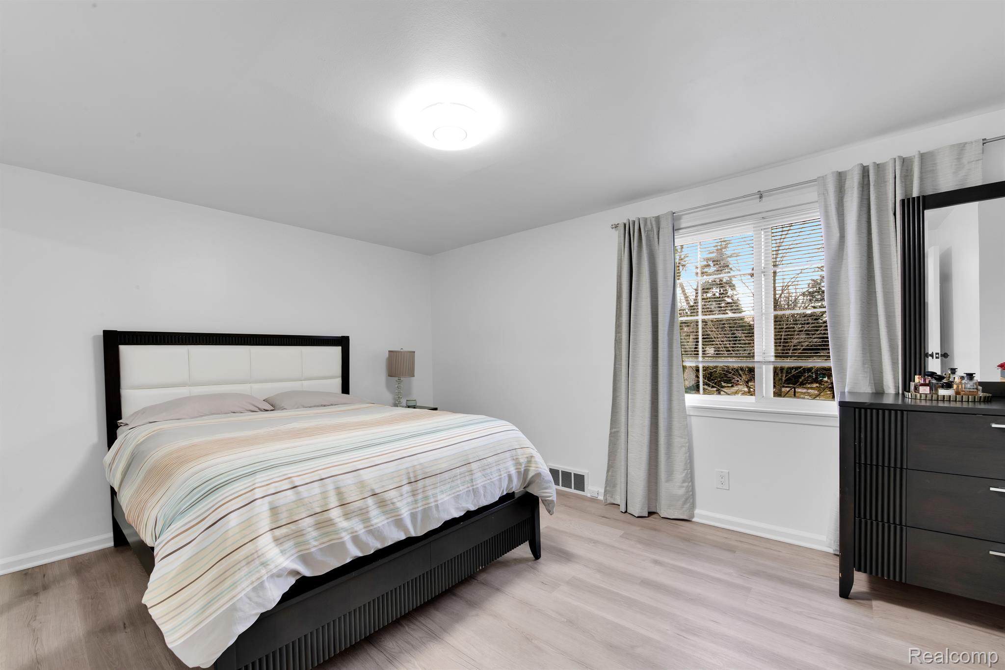 1668 GRAEFIELD Road 64