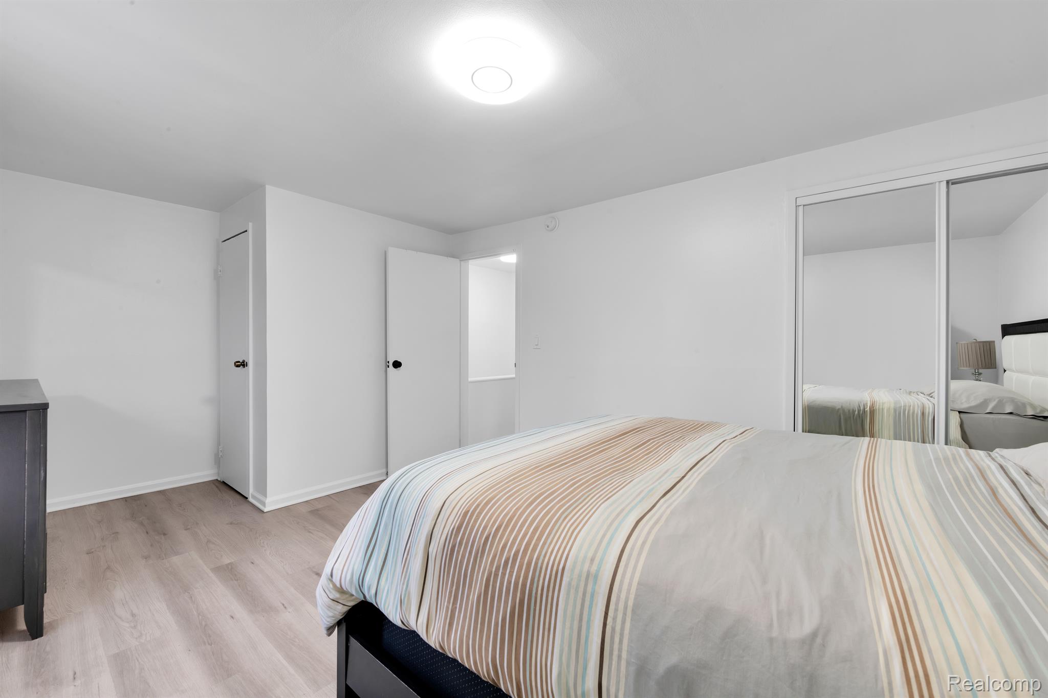 1668 GRAEFIELD Road 64
