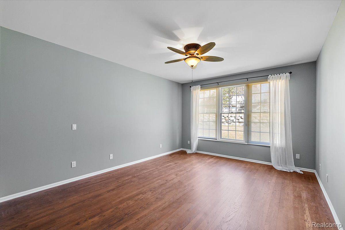 1682 MAPLE CREEK