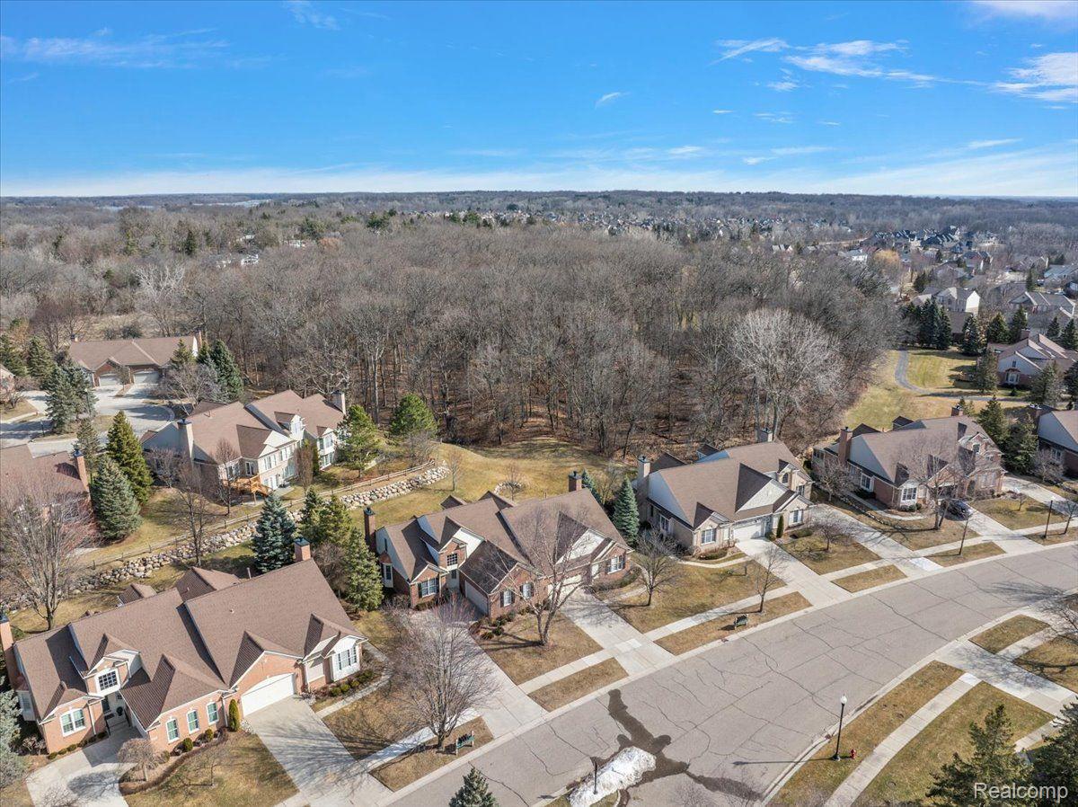 1682 MAPLE CREEK