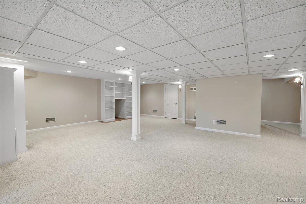 1682 MAPLE CREEK