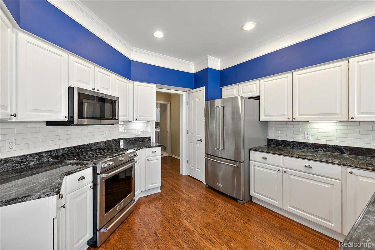 1682 MAPLE CREEK