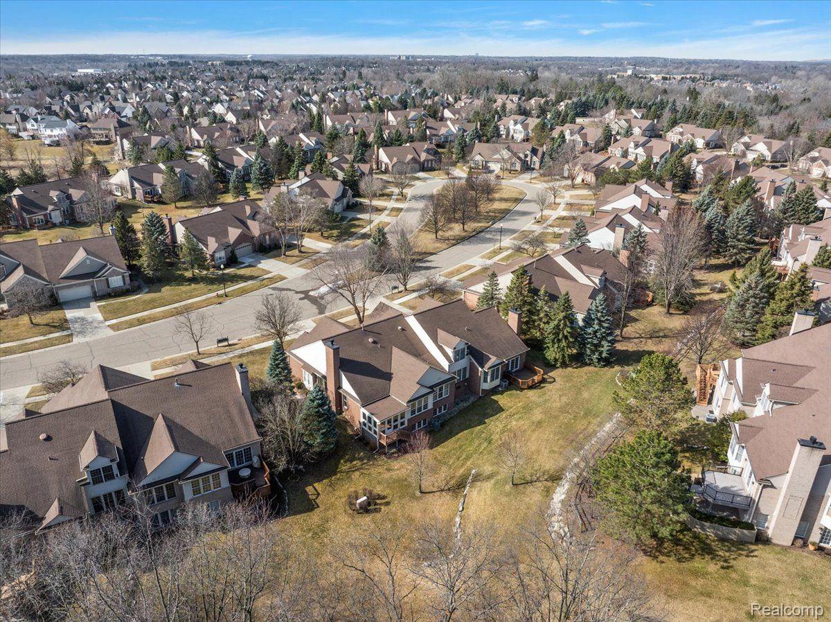1682 MAPLE CREEK