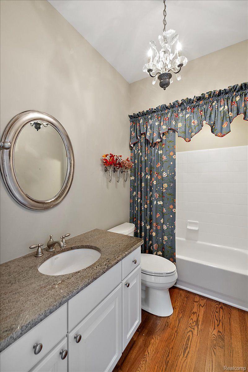 1682 MAPLE CREEK
