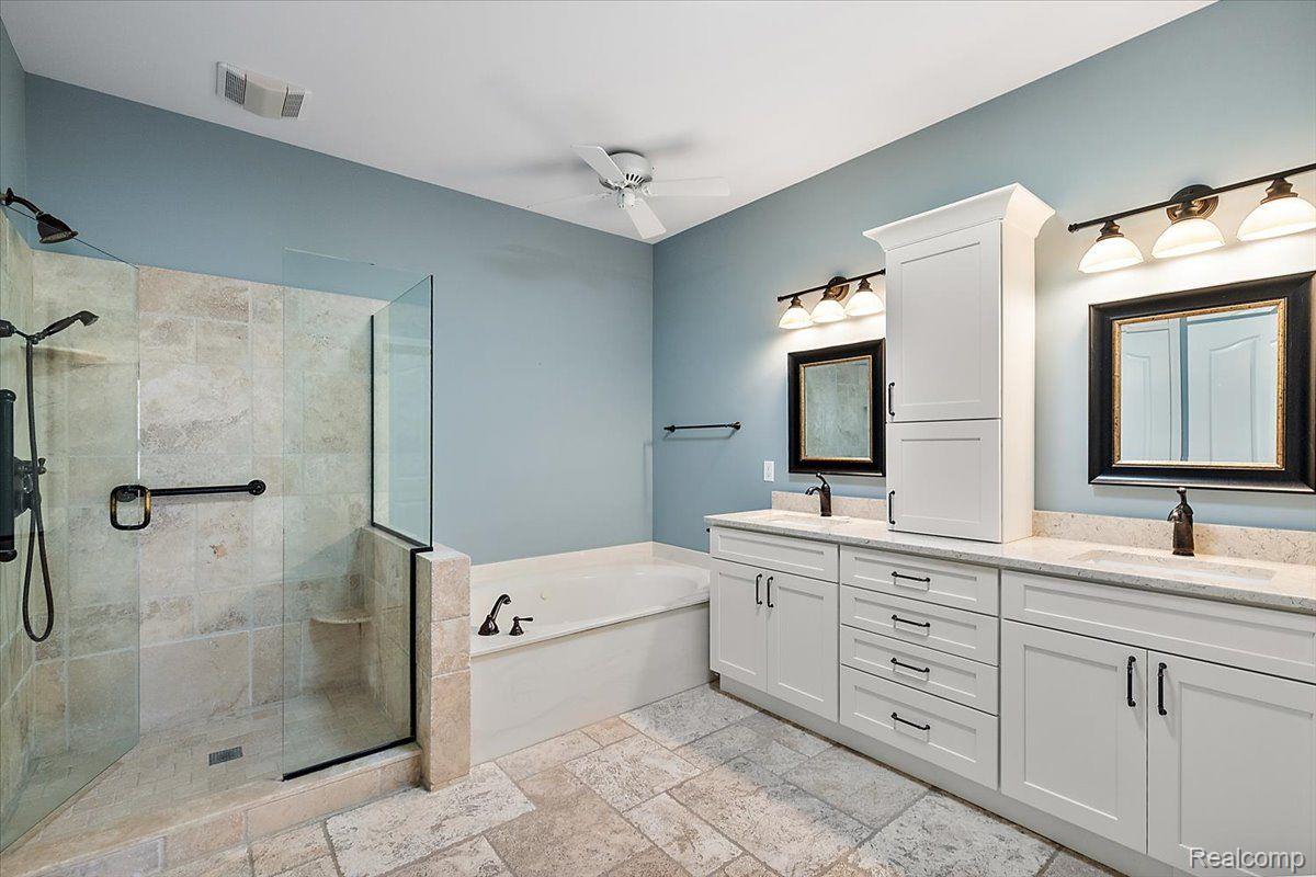 1682 MAPLE CREEK