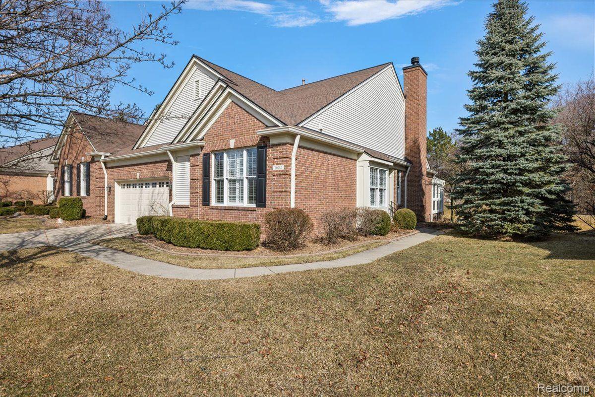 1682 MAPLE CREEK
