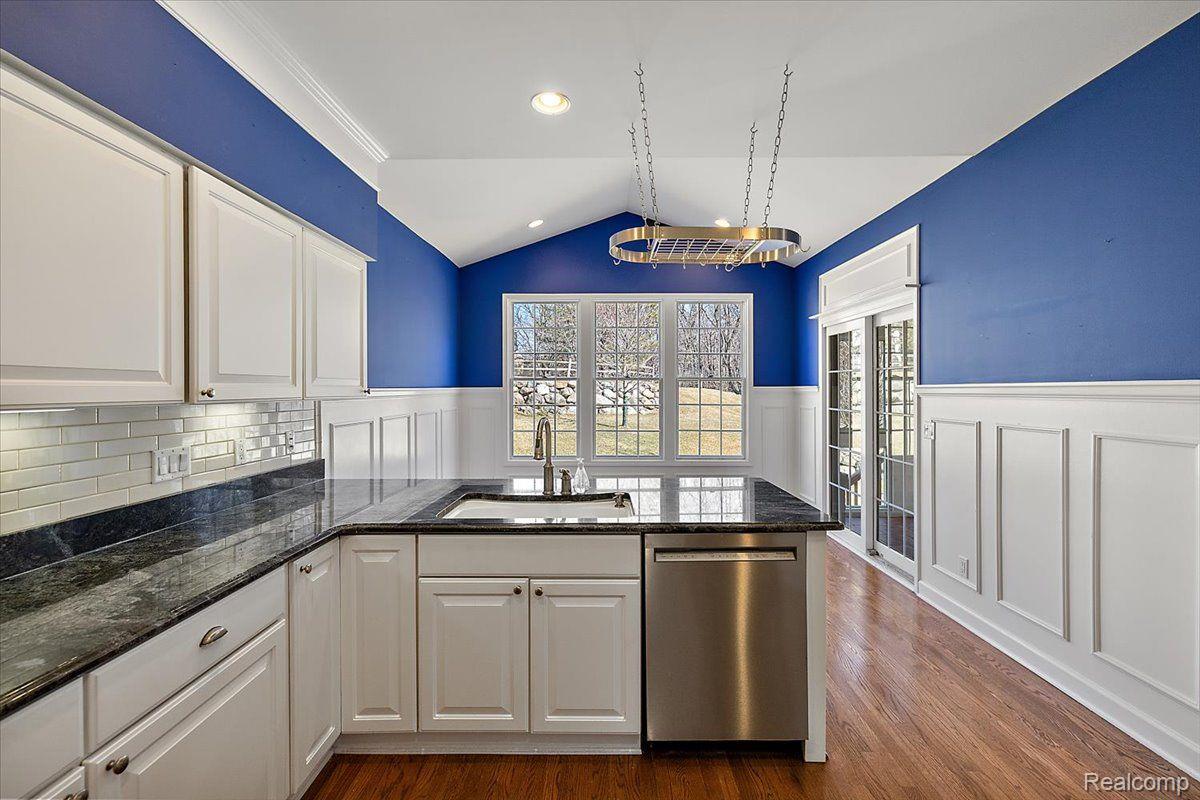 1682 MAPLE CREEK