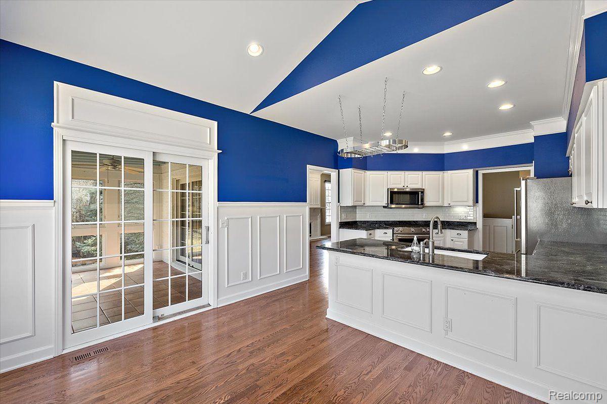 1682 MAPLE CREEK