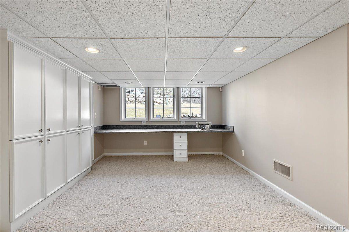 1682 MAPLE CREEK