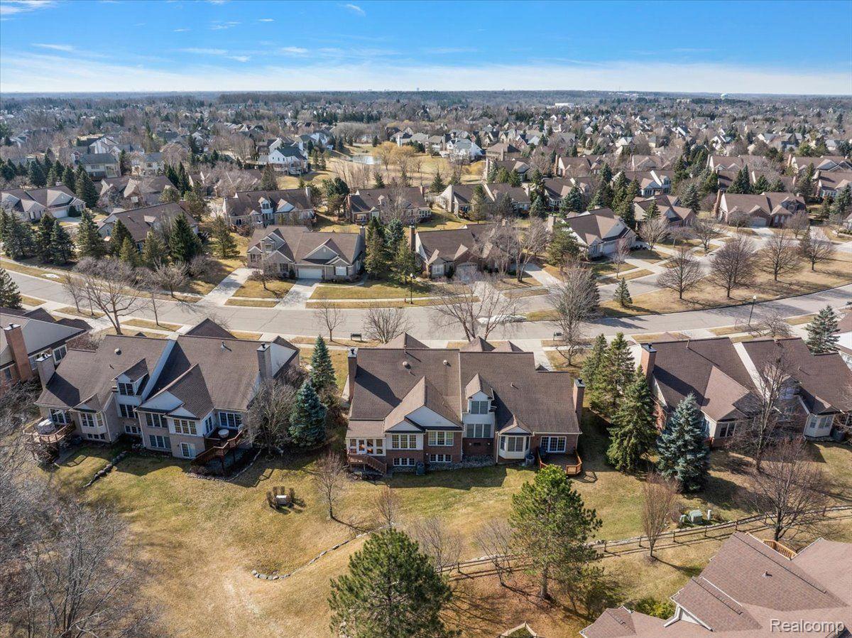 1682 MAPLE CREEK